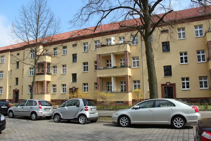 Nur noch tapezieren - dann einziehen - 2-Zimmer-Wohnung mit abgezogener Dielung sucht neue Bewohner — photo 1